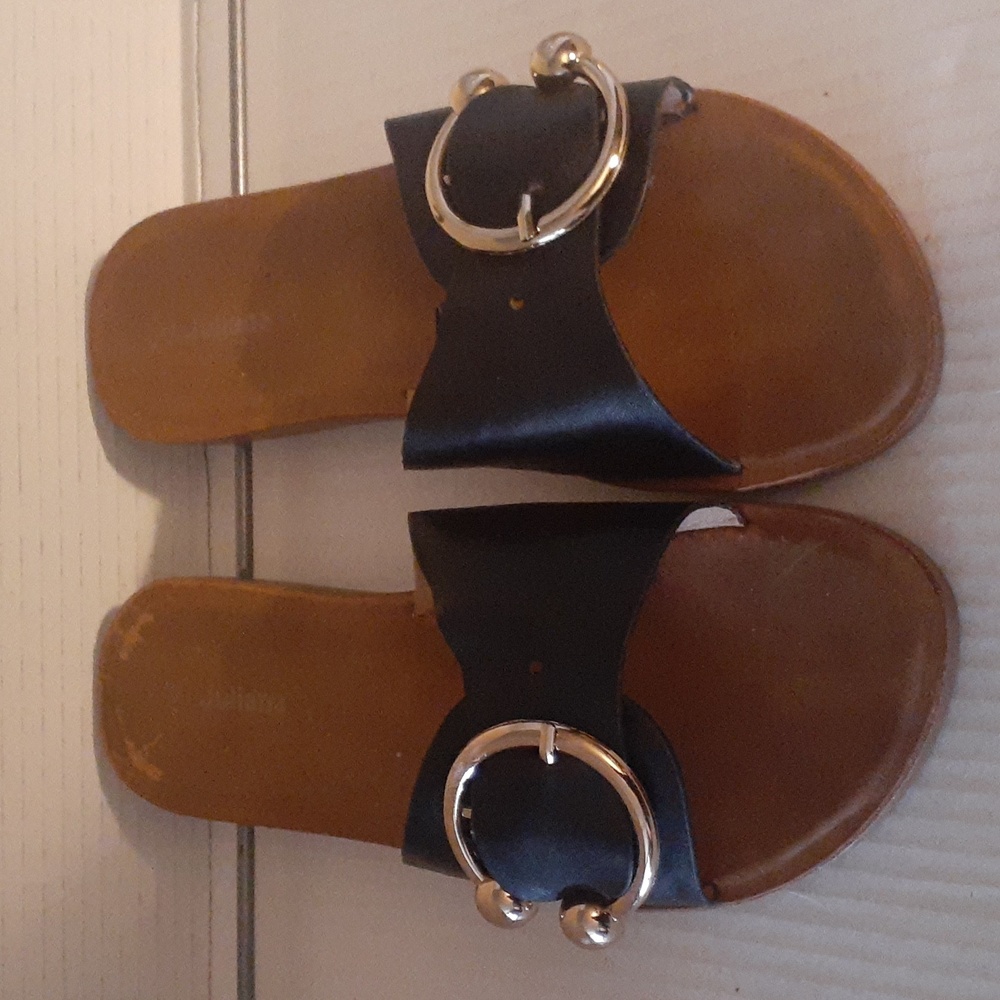 Julian and American Rag women's sandals bundle